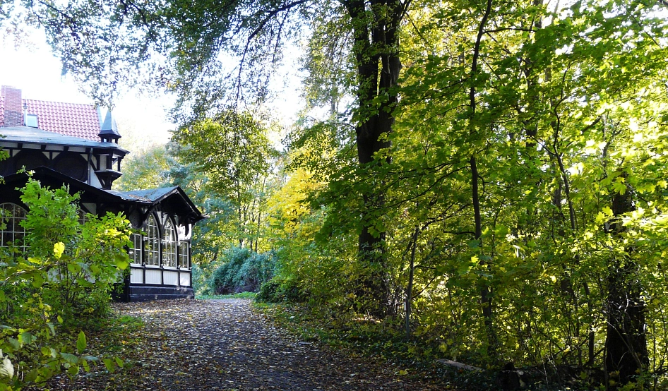 Weg durch den Galgenberg zum Restaurant